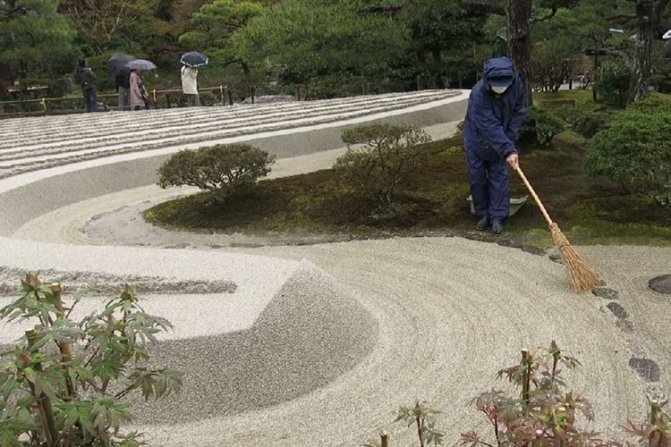 Japan Kansai, Daimonji-yama and Philosopher's Path, Kyoto, Zen Garden, Walkopedia